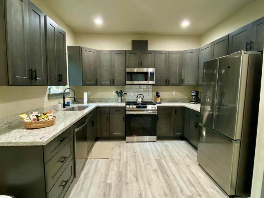 New Modern Cabin! 5Mi To Mt Rainier National Park! Hot Tub & Wifi Ashford Eksteriør bilde