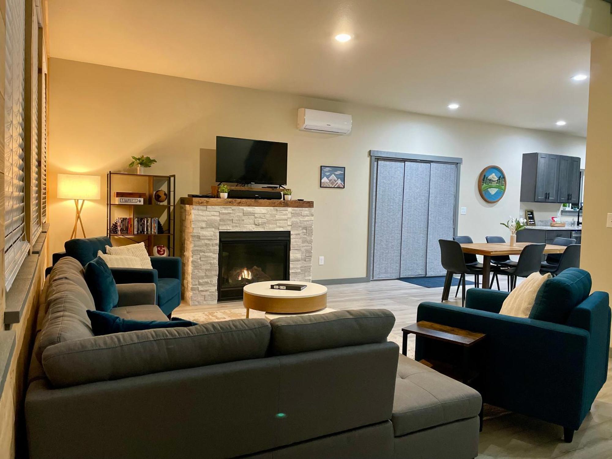 New Modern Cabin! 5Mi To Mt Rainier National Park! Hot Tub & Wifi Ashford Eksteriør bilde